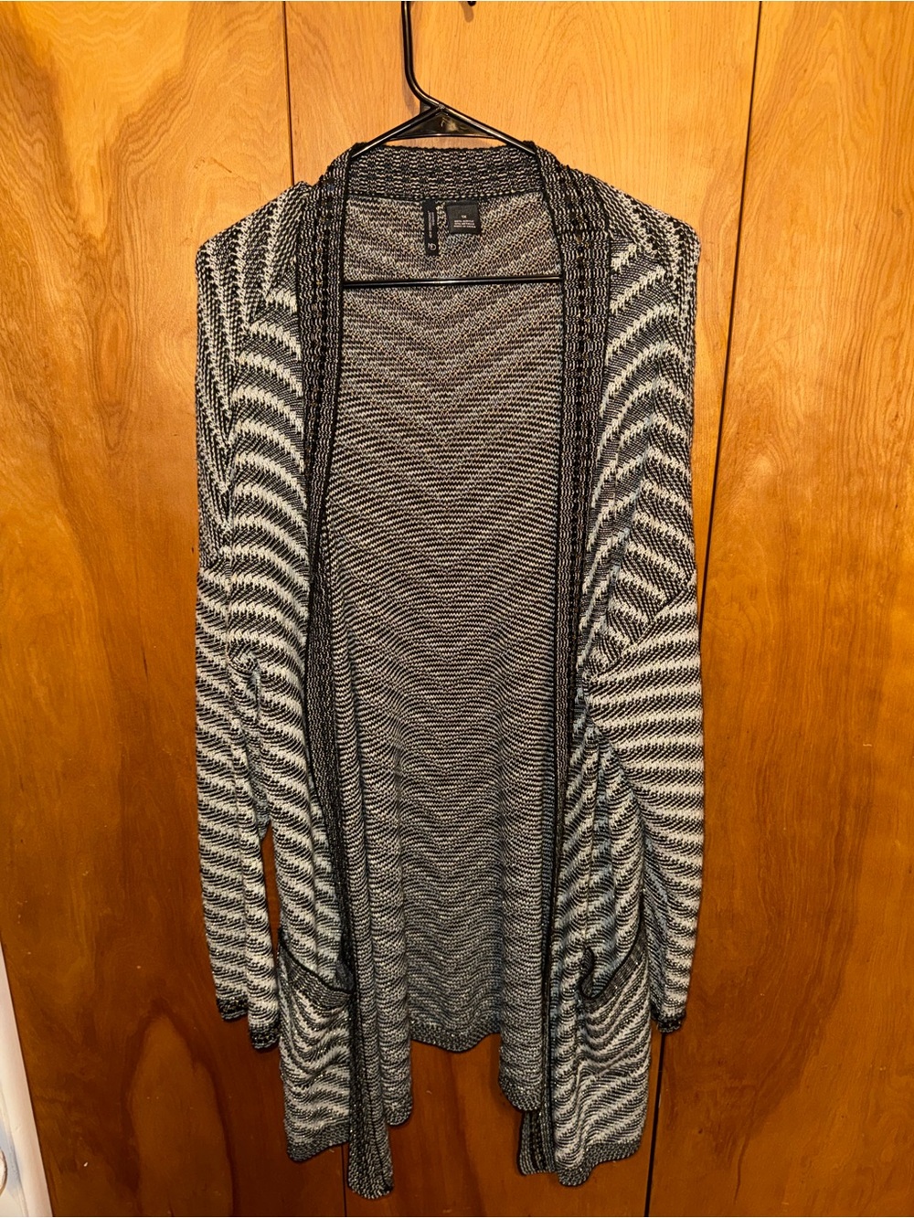 New Directions Woman 1X Black White Metallic Chevron Knit Open Front Cardigan
